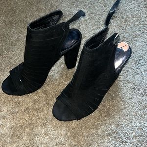 Carlos black heels